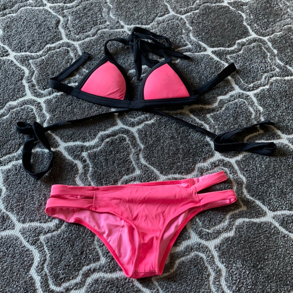 VS PINK BIKINI